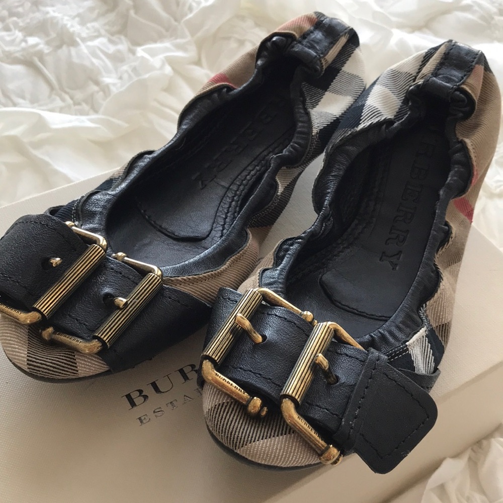 Burberry Nova Check Buckle Flats never worn w box